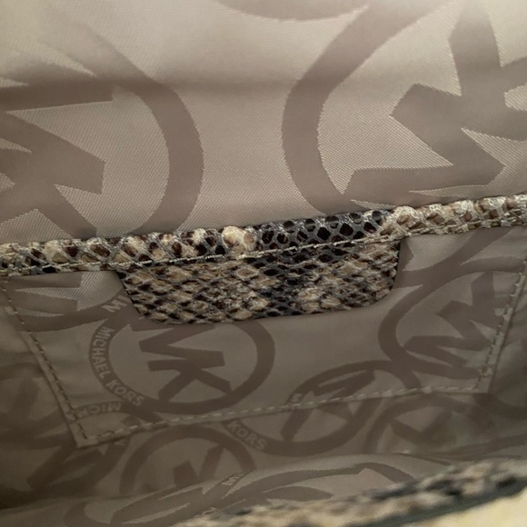 Michael Kors python clutch - Picture 4 of 4
